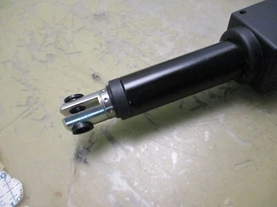 linak la31-u445-00 deskline desk lift actuator 1500N 24V 500mm [0-O] - Image 1 of 4