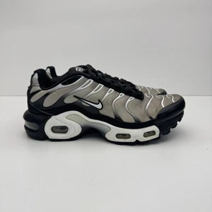 Nike Air Max Plus Schwarz Metallic Silber Grau CD0609-018 Größe UK 4,5 Damen Kinder - Bild 1 von 12