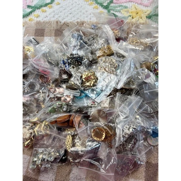 Lote a granel surtido joyas dijes colgantes suministros artesanales paquete al por mayor Foto 1 de 4