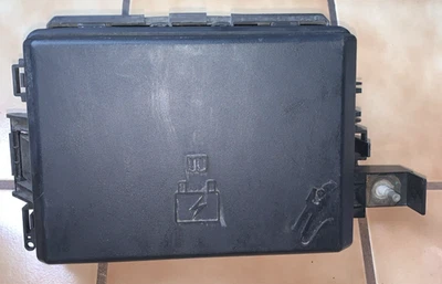 Dodge Charger 2006-2010 caja de fusibles Foto 1 de 3