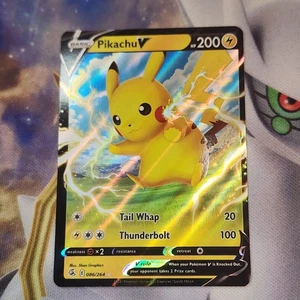 Pikachu V 086/264 Swsh08: Fusion Strike Holo - Picture 1 of 2
