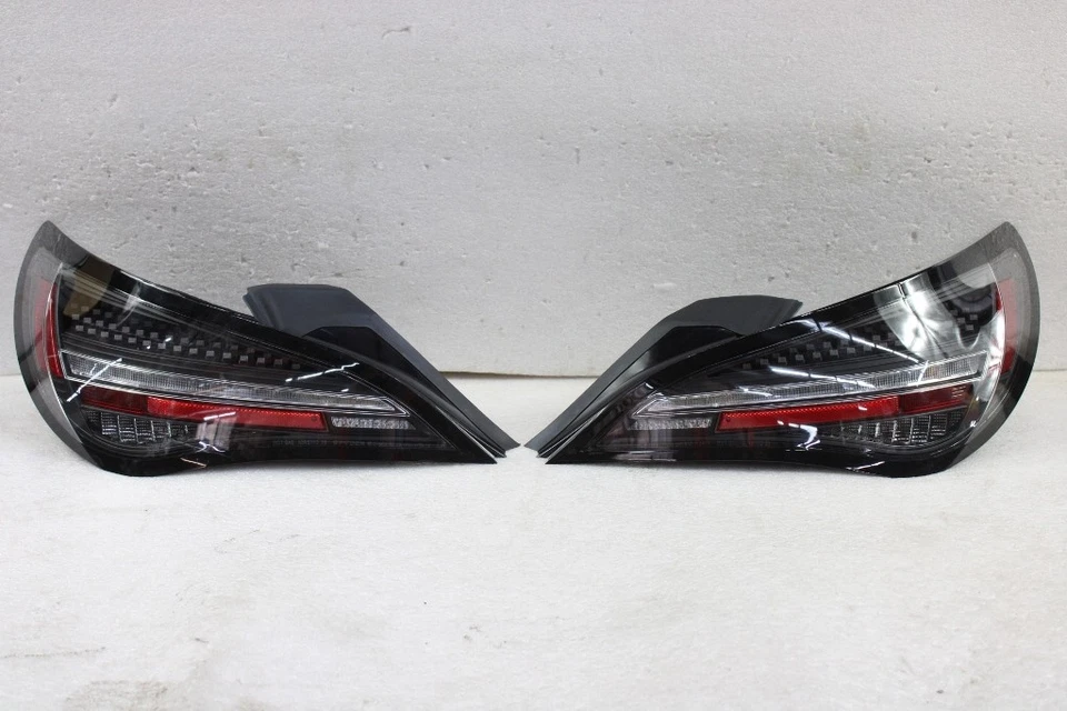 Luces traseras LED completas para Mercedes-Benz CLA250 2014-2019 Foto 1 de 1