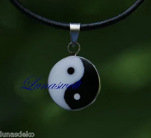 Ciondolo Yin & Yang in argento su fascia - Foto 1 di 2