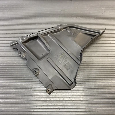 2018-2023 BMW M5 F90 Front Lower Right Fender Splash Guard Shield 8065822 OEM - Image 1 of 4