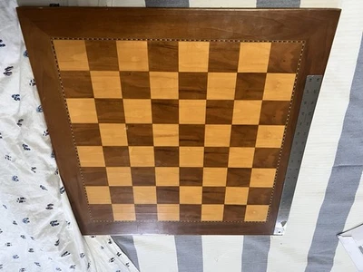 Tablero de ajedrez de madera 23 pulgadas X 23 pulgadas Foto 1 de 4