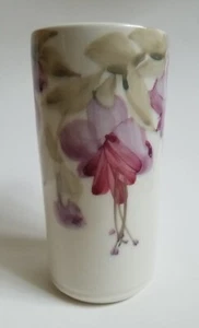Linden Hills Keramik LHP signiert fuchsia Blumen zylindrisch 6" Vase - Bild 1 von 8