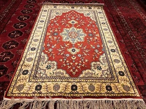 COLLECTORS' PİECE Vintage Natural Silk Hereke Turkish Oriental Floral Carpet - Picture 1 of 11
