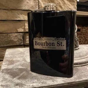 BOURBON STREET TASCHENFLASCHE SCHWARZ 8OZ EDELSTAHL NEW ORLEANS KARNEVAL - Bild 1 von 1