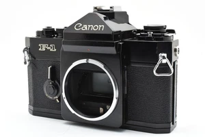 Corpo fotocamera pellicola Canon F-1 primo modello con accoppiatore flash F dal GIAPPONE #2611212 - Foto 1 di 12