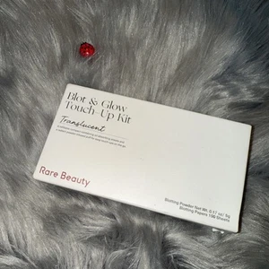 Rare Beauty Blot And Glow Touch Up Kit Compact Blotting Paper Translucent New - Picture 1 of 3