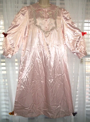 НОВЫЙ С ЯРЛЫКАМИ ETIENNE SZ M ВОЛНИСТЫЙ РОЗОВЫЙ АТЛАС ВИКТОРИАНСКОЙ НОЧНАЯ РУБАШКА ПЛАТЬЕ ~ ХЛОПОК С ПОДКЛАДКОЙ ~ - Изображение 1 из 4