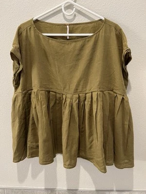 Blusa para mujer Free People de gran tamaño cuadrada verde oliva. Talla XS lino/algodón Foto 1 de 4