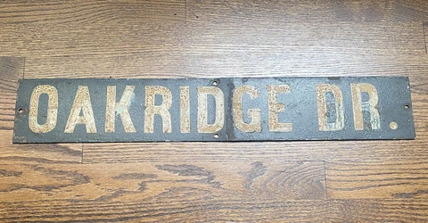 ANTIQUE VICTORIAN CAST IRON ROAD STREET SIGN ~Heavy~ Street Name: Oakridge Dr Cover