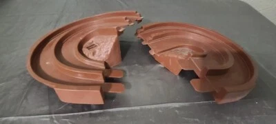 (2) Hot Wheels Flying Colors Baja Corte Vintage Marrón Curva 2 Carriles Pista Parte Foto 1 de 4