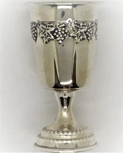 Sterlingsilber Schnaps Tasse Trauben Designs Rundum Tasse geprägt - Bild 1 von 7