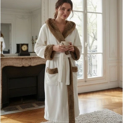 Bata con capucha Pottery Barn marrón crema piel sintética caramelo ombre cinturón XL unisex Foto 1 de 4