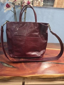HOBO Tripp Merlot Handled with Shoulder/ Crossbody Strap - Picture 1 of 11