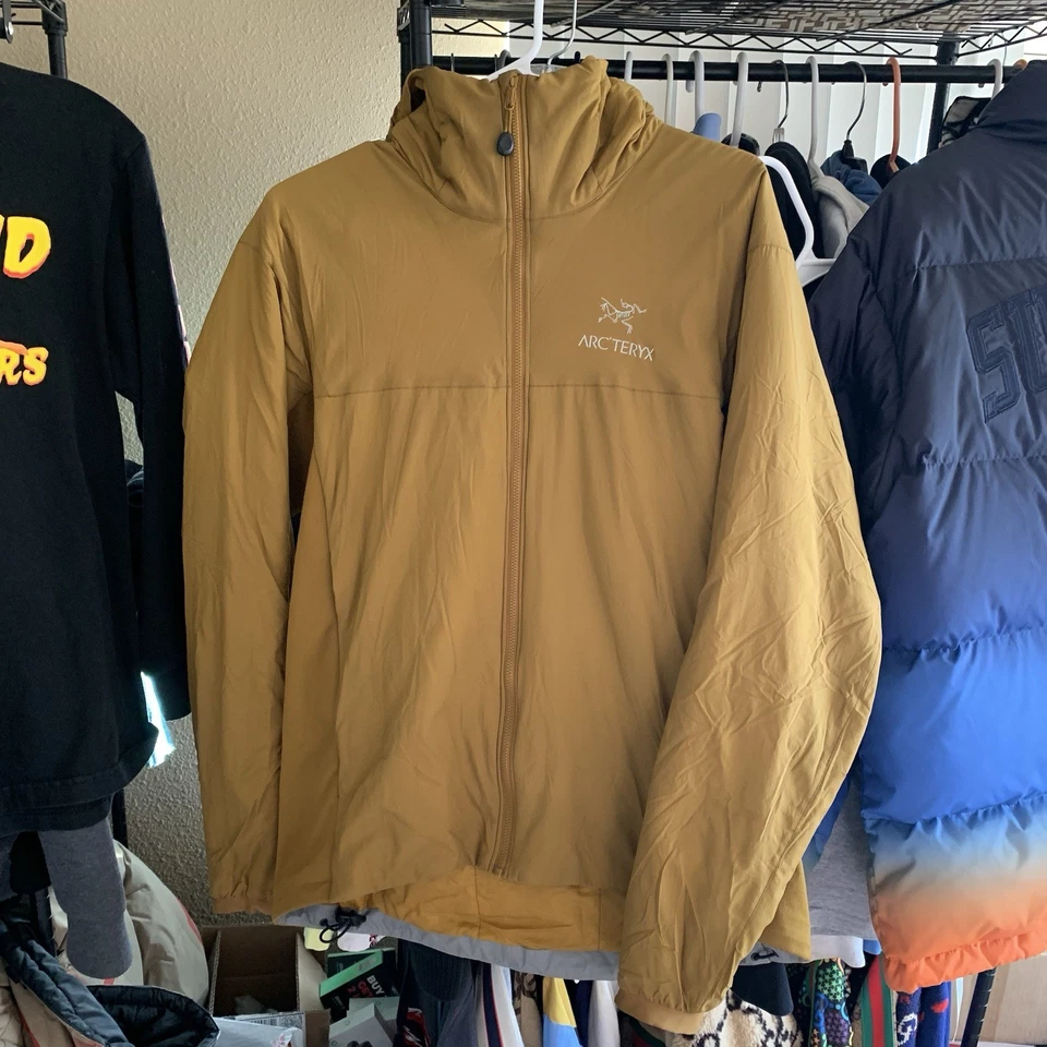 Chaqueta Arc'teryx Para Hombre Aislada RARA Color ATOM LT Con Capucha Cremallera Completa Talla Mediana Foto 1 de 4