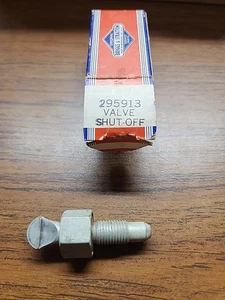 NOS Briggs & Stratton  295913 Fuel Shut Off Valve  - Picture 1 of 1
