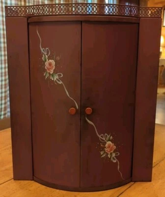 Toleware de almacenamiento de metal vintage rojo granate pintura floral 3 estantes puertas Dbl Foto 1 de 4