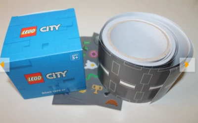 LEGO CITY 5007802 10 m bande de route adhésive avec 2 planches de stickers NEUF - Photo 1/3