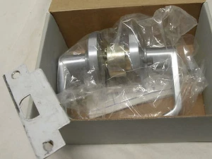 Cerradura de entrada/oficina con flecha modelo L11SR 26D - plateado - NUEVO - Imagen 1 de 4