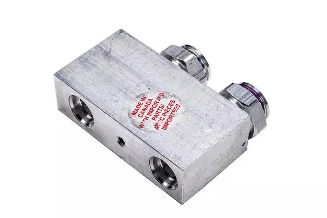 Válvula de derivación térmica refrigerador de fluido de transmisión genuina GM 17-19 Sierra 23413140 Foto 1 de 3