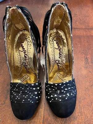 Irregular Choice 奶昔蘑菇黑色白色高跟鞋 6 1/2 Pinup Rockabilly 鞋 — 第 1/4 张图片