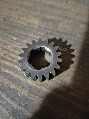 1984 Honda Atc200S Mainshaft 2nd 18T Gear 23441-427-000 - Image 1 of 2