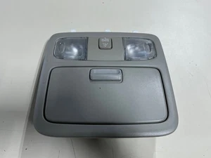 Toyota Camry 2002-06 consola superior cúpula mapa luz lámpara techo corredizo gris de fábrica - Imagen 1 de 3