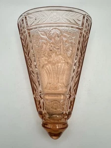 Vintage Wandtasche Imperial Glas rosa mit Blumenkorb und Blumen - Bild 1 von 13