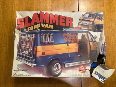 LOOK! 1976 MPC "SLAMMER" POLICE FORD ECONOLINE VAN BIG 1/20 MODEL KIT IN THE BOX - Image 1 of 4