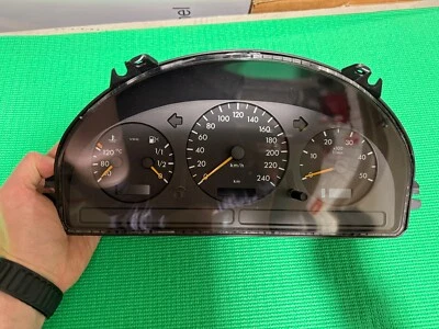 Mercedes W163 ML320 ML350 Instrument Cluster Speedometer 1635403811 136k - Image 1 of 4
