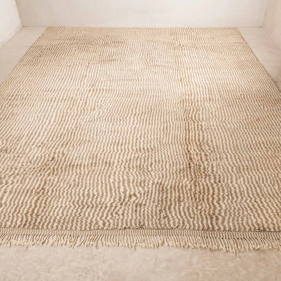 THE MODERN RUG 2000 Beni Ourain Handknotted Plain Brown Berber Moroccan Rug, Handmade Solid Woolen