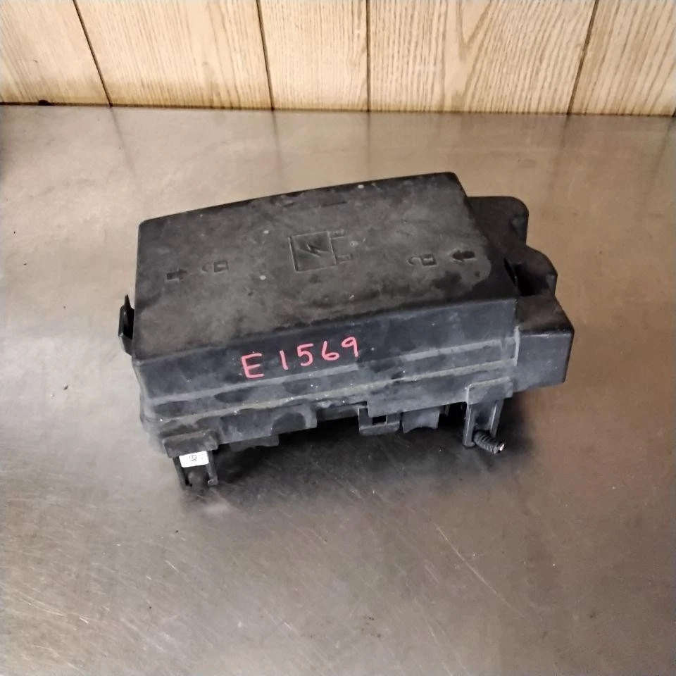 Caja de fusibles de motor GMC Envoy 2002-2003 OEM #15196420 Foto 1 de 2