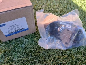 1679382 Genuine Ford front Lower Ball Joint Ford Fiesta - Picture 1 of 4