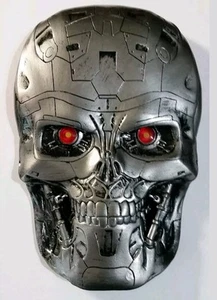 TERMINATOR SALVATION DIRECTOR'S CUT BLU-RAY LIMITED SKULL CASE EDITION - Picture 1 of 4