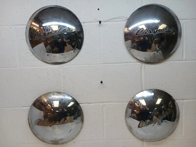 Juego de 2 Tapacubos Plato Perro 11" Chrysler Town&Country/Imperial 300 (DD282) Foto 1 de 4