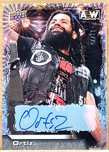 Cubierta superior 2022 Aew Ortiz Pyro automático #D/25 autógrafo SP - Imagen 1 de 2