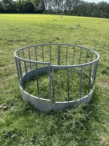 Round Bale Sheep Ring Feeder - Picture 1 of 2
