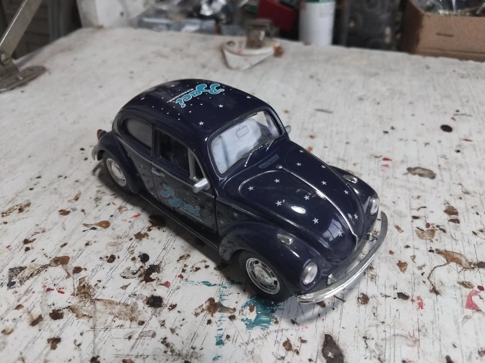 Welly 1/32 Volkswagen Beetle Maggiolino Baci Perugina - Immagine 1 di 4