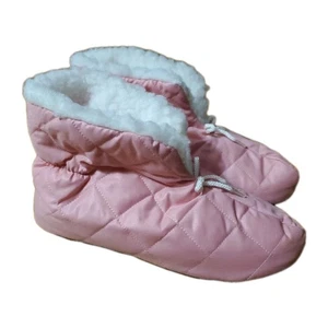 Dearfoams Rose Pink Granny Quilt Slipper Booties Size 6.5-7.5 Medium - Picture 1 of 7