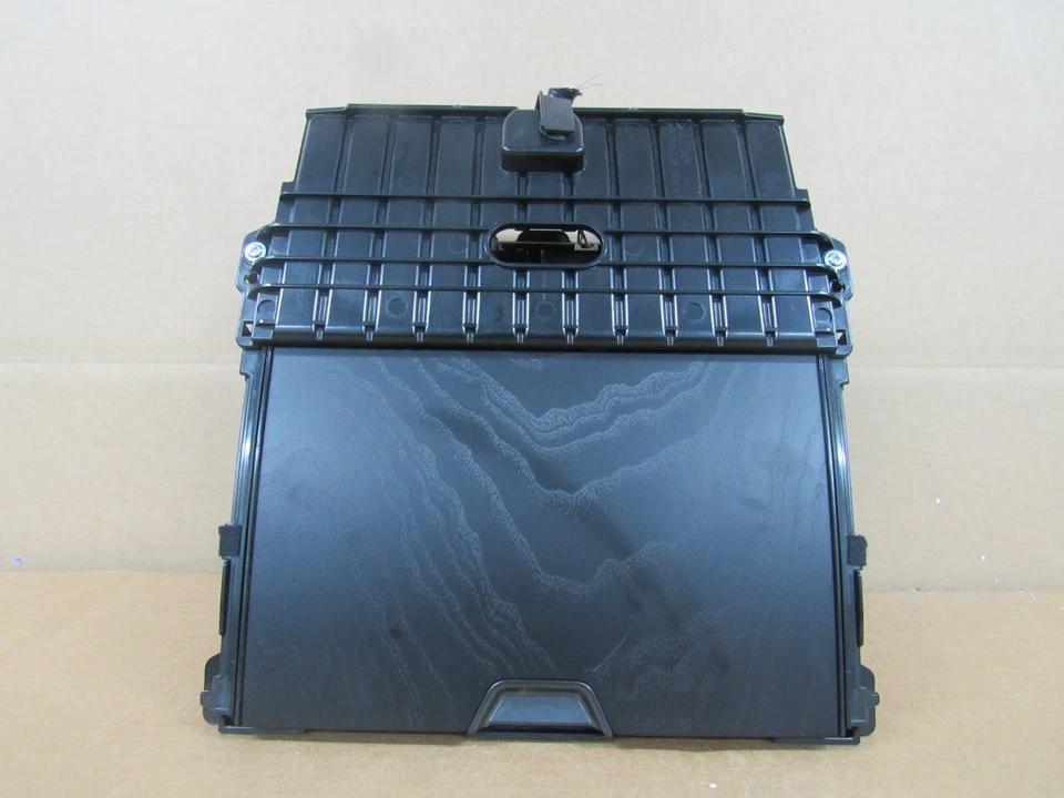 Consola de almacenamiento frontal inferior Lexus RX350 2023 con carga inalámbrica 861C00E020 Foto 1 de 4