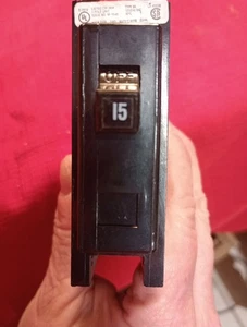 Cutler Hammer Quicklag E-7819 Type BA 1 Pole 15A - Picture 1 of 3