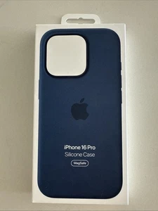 Original Apple Silicone MagSafe & Camera Control Apple iPhone 16 Pro (Denim) - Photo 1 sur 2