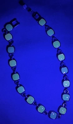 Liz Claiborne зеленый/желтый кабошон золотистый браслет светится - Изображение 1 из 4