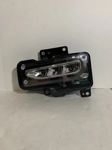 2016-2019 GMC SIERRA DRIVER SIDE FOG LIGHT GM LH - Picture 1 of 10