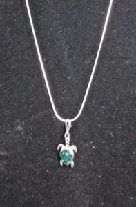 VINTAGE Green Turtle Pendant on Silver Tone Metal Fashion Snake Chain Necklace - Picture 1 of 7