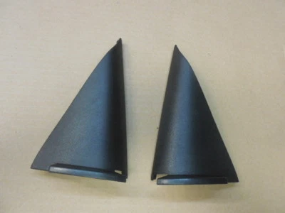 Пара угловых накладок на левую правую заднюю дверь 2001 - 2004 Audi A6 4b5857569 - Изображение 1 из 4