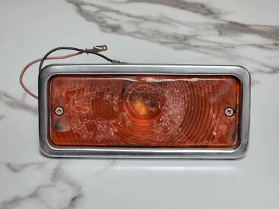 Camión Travelall International Harvester 1969-1975 OEM señal de giro delantera 211 Foto 1 de 4